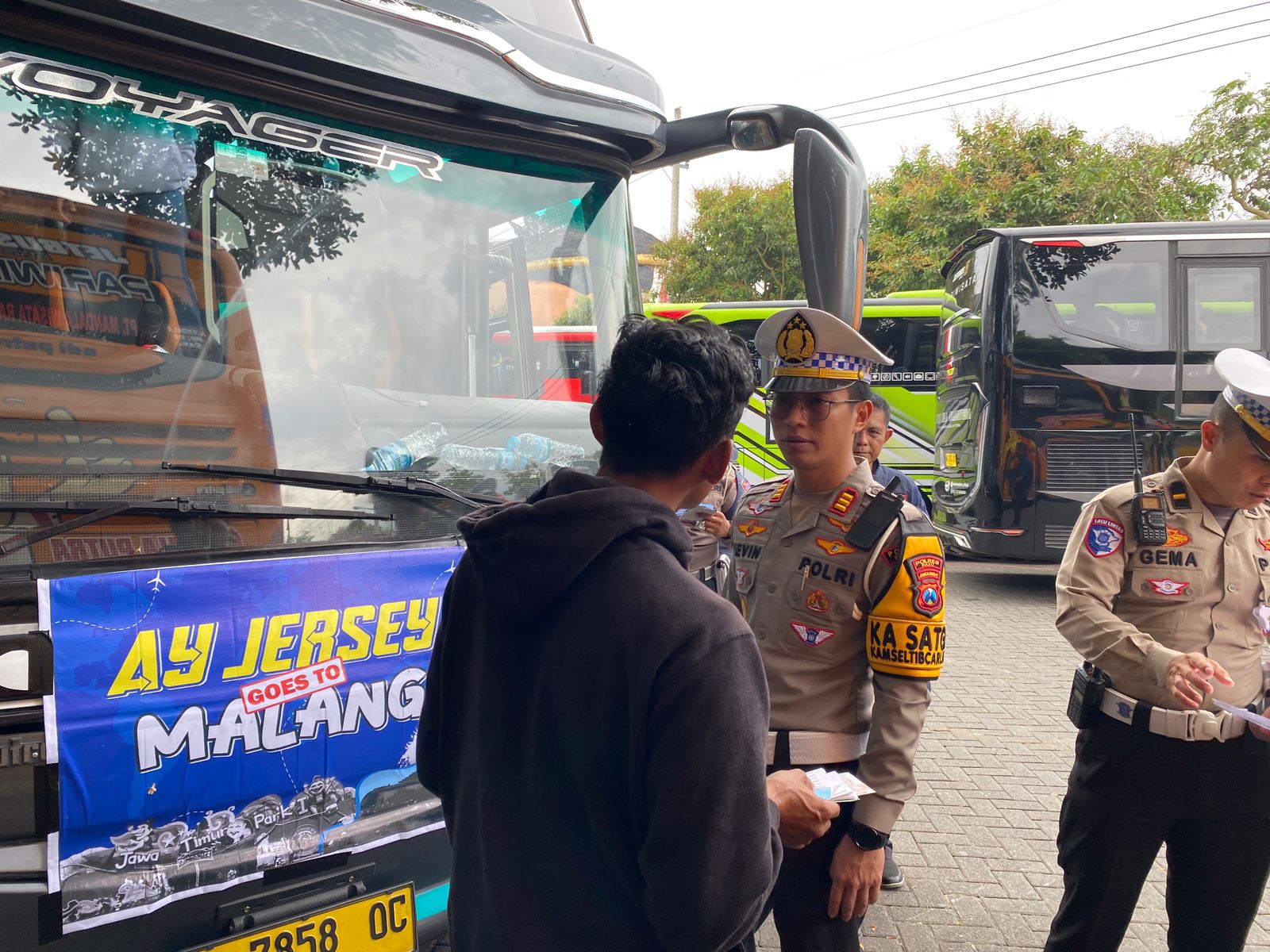 Lakukan Ramp Check Bus Pariwisata, Polisi Tilang 13 Kendaraan