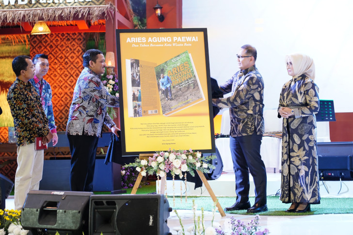 Pj Wali Kota Batu Launching Buku Biografi 2 Tahun Bersama Kota Wisata Batu