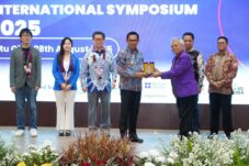 Wali Kota Batu, Nurochman membuka acara Symposium ACLA 2025 di Graha Pancasila, Balaikota Among Tani, Kota Batu.