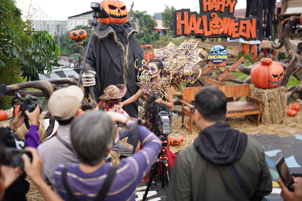 Jatim Park Gelar Halloween Jurassic Fear Fest 2025 di Dino Park