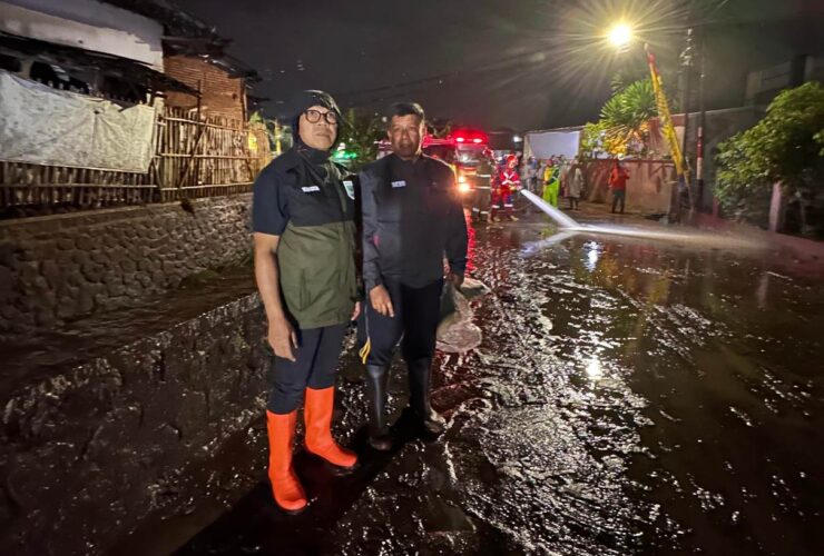 Wali Kota Batu Nurochman (Cak Nur) menegaskan pentingnya pengendalian alih fungsi lahan di kawasan hulu sebagai solusi utama mencegah banjir luapan di wilayah Bumiaji, Kota Batu. (Moch. Firman/Tagarjatim.id)