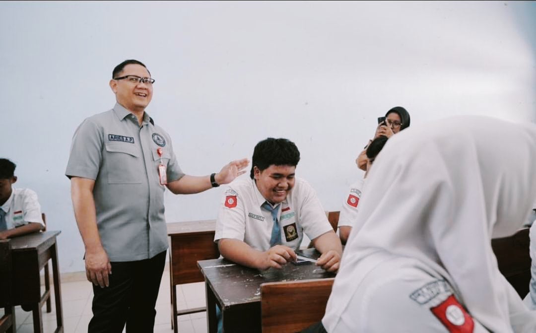 Dindik Jatim Uji Coba Pembatasan Gadget di Sekolah, Siswa Dibatasi Selama Jam Belajar