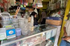 Harga Plastik di Kota Batu Tembus 100 Persen, Pedagang Menjerit